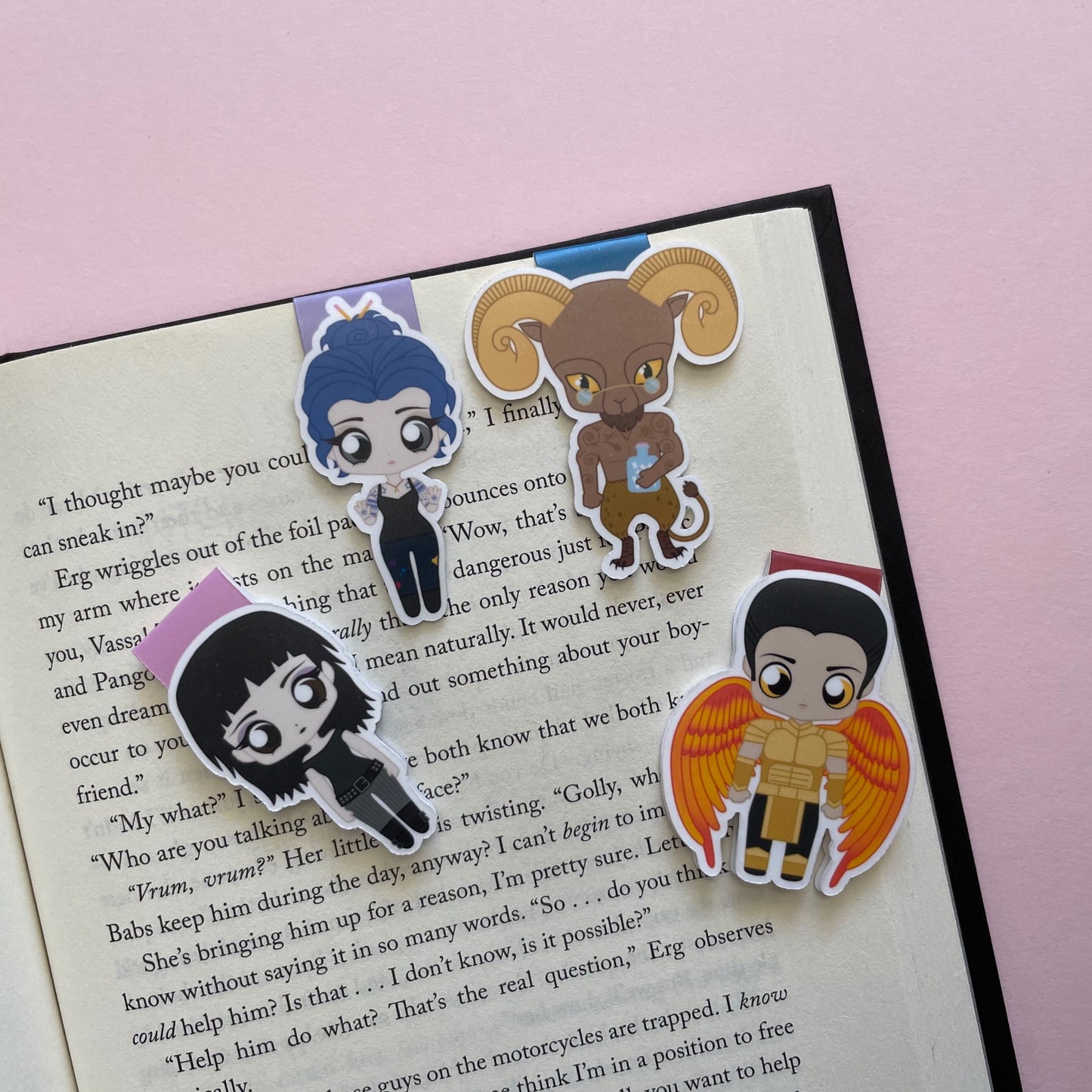Daughter of Smoke & Bone Magnetic Bookmark Epic Collection