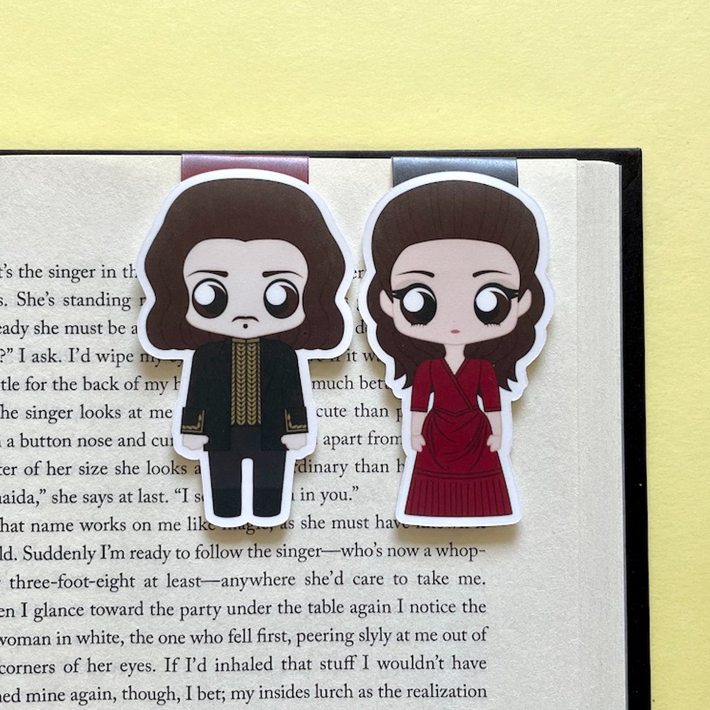 Dracula "Mina Harker & Count Dracula" Red Variant Magnetic Bookmark Set